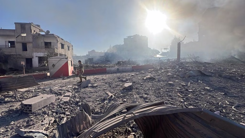 Το Ισραήλ καλεί σε εκκένωση πόλη του νότιου Λιβάνου με ρίψη φυλλαδίων (βίντεο)