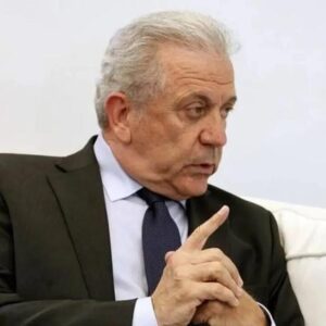 Υπόθεση Δ.Αβραμόπουλου: 2-3 μήνες είχε το ένταλμα σύλληψης στο συρτάρι ο Μ.Χρυσοχοΐδης και όχι 2-3 μέρες!