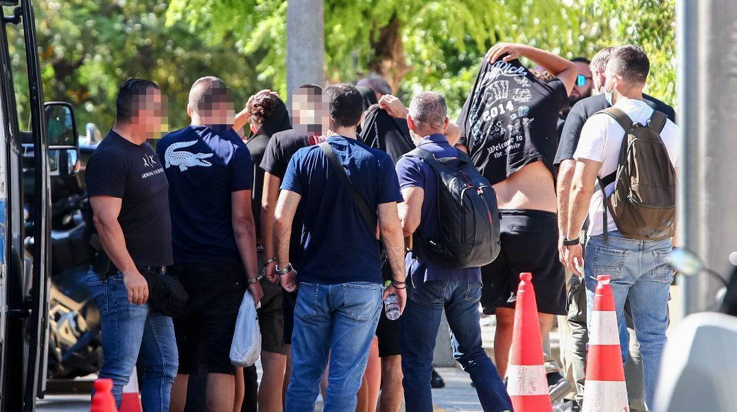 Στην Εισαγγελία ο ένας από τους εμπλεκόμενους στην άγρια δολοφονία του 15χρονου στην Καλλιθέα