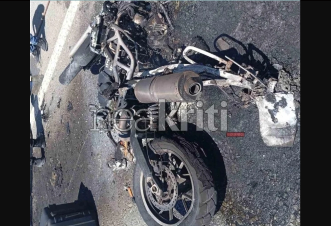 Σφοδρή σύγκρουση μηχανής με αυτοκίνητο στην Κρήτη: O μοτοσικλετιστής υπέστη εγκαύματα από τις φλόγες