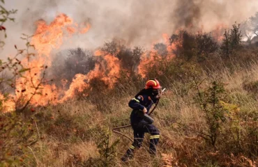 Στο «κόκκινο» αρκετές περιοχές στην Ελλάδα: Αυξημένος ο κίνδυνος πυρκαγιάς – Δείτε χάρτη