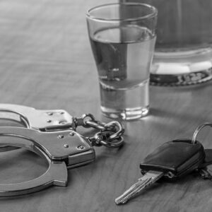Χειροπέδες σε οδηγό μηχανής στη Χίο που οδηγούσε μεθυσμένος