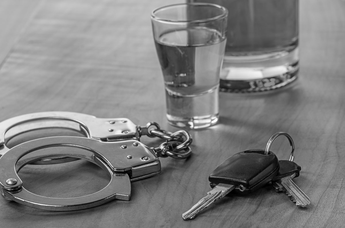 Χειροπέδες σε οδηγό μηχανής στη Χίο που οδηγούσε μεθυσμένος