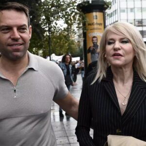 H πρώτη αντίδραση του Σ.Κασσελάκη μετά την «αιφνίδια» παραίτηση της Θ.Τζάκρη από τους «Δημοκράτες»