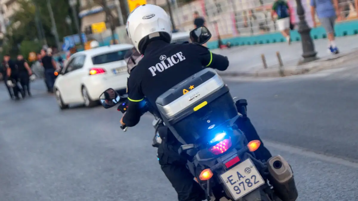 Επιχειρήσεις της ΕΛ.ΑΣ. σε Θεσσαλονίκη και Μύκονο για διακίνηση ναρκωτικών: 17 συλλήψεις