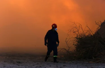 Χειροπέδες σε δύο άτομα για εμπρησμούς από πρόθεση σε Αιτωλοακαρνανία και Ροδόπη