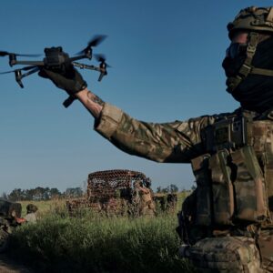 Ρωσία: Ουκρανικό drone κτυπά φορτηγό με άμαχους πολίτες – Δείτε βίντεο