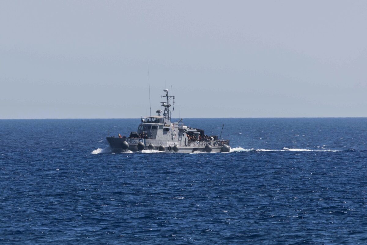 Το Λιμενικό εντόπισε και συνέλαβε 17χρονο Σουδανό – Ήταν διακινητής 34 παράνομων μεταναστών