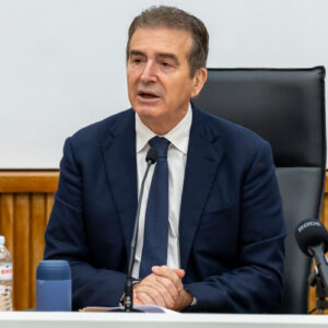Μ.Χρυσοχοΐδης για επιθέσεις με γκαζάκια στη Θεσ/νίκη: «Γνωστοί ανόητοι & αμετανόητοι που παίζουν με ανθρώπινες ζωές»