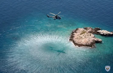 Αεροδιακομιδή ασθενούς από φορτηγό πλοίο δυτικά της Χάλκης με τη συνδρομή «Super Puma» της ΠΑ (βίντεο)