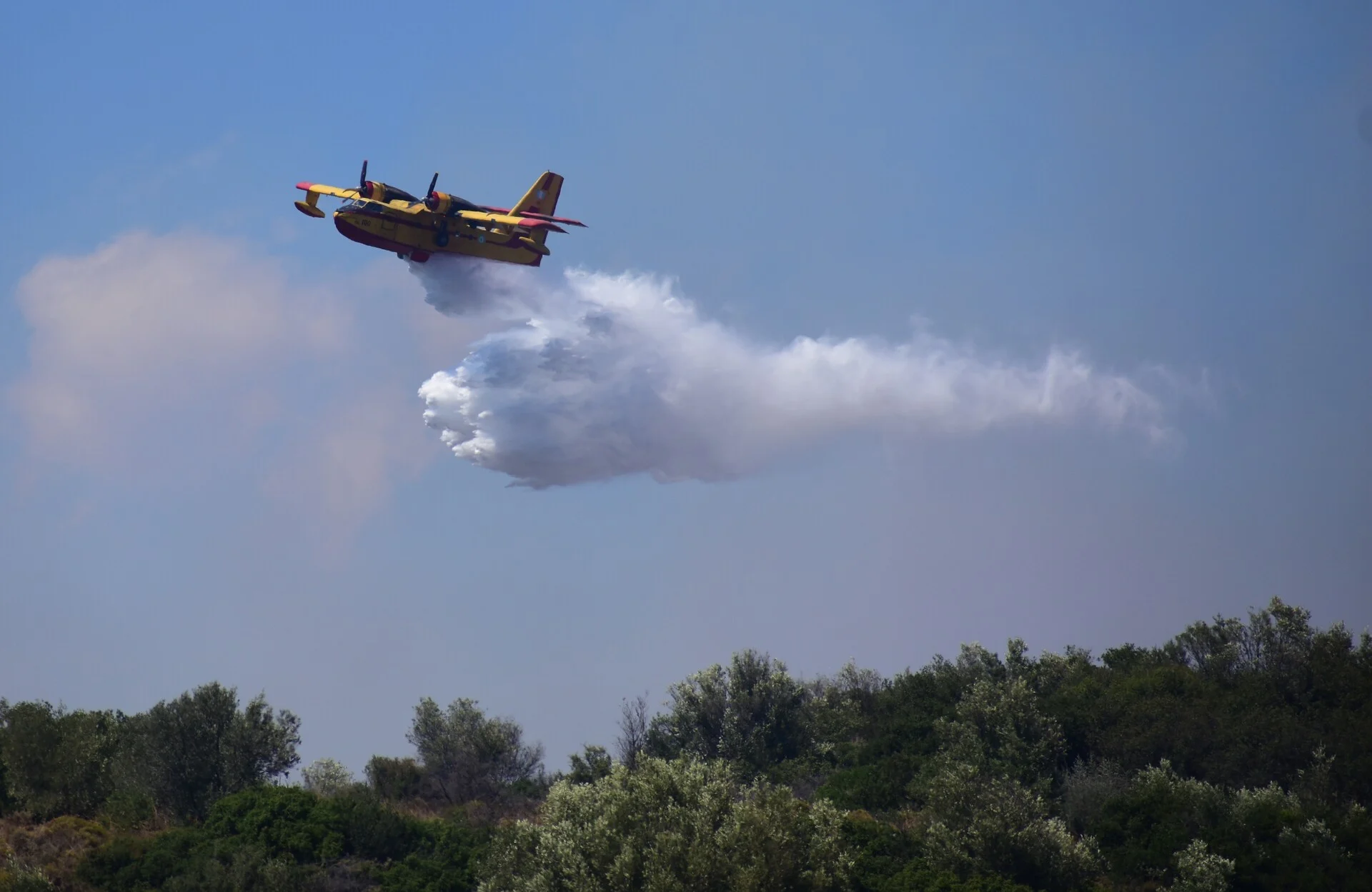 Φωτιά σε αγροτοδασική έκταση στην Άρτα: Προειδοποιητικό μήνυμα στους κατοίκους στον Άγιο Σπυρίδωνα
