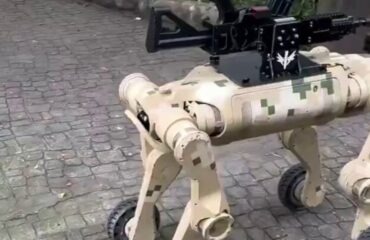 CRW20 Combat Wolf: Η Κίνα αποκαλύπτει το νέο ρομποτικό «σκυλί μάχης» με στρατιωτικές δυνατότητες νέας γενιάς