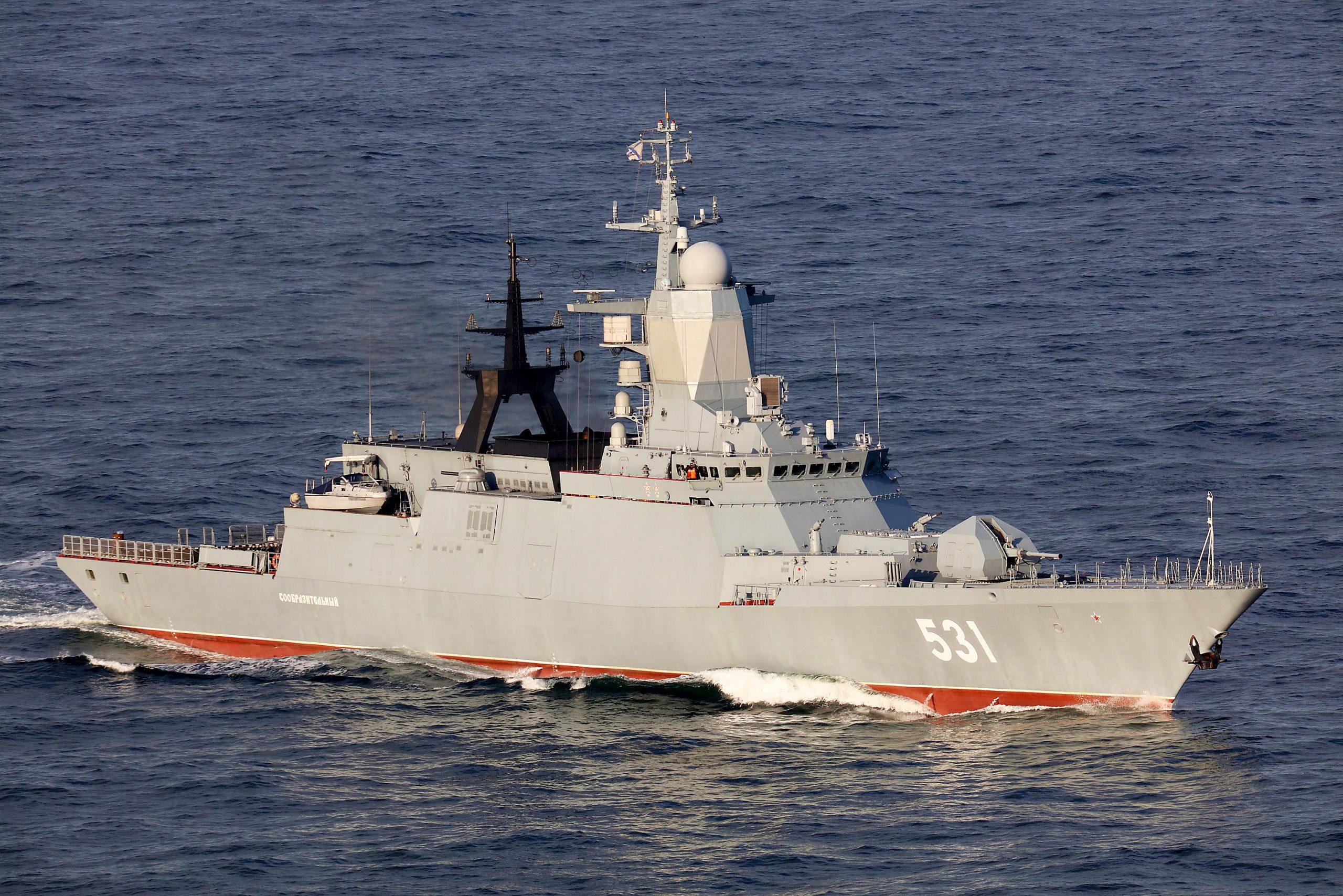 Η Ρωσία ξεκίνησε να προστατεύει τα τάνκερ της με πολεμικά σκάφη: Ρωσική κορβέτα έδιωξε την γερμανική ακτοφυλακή