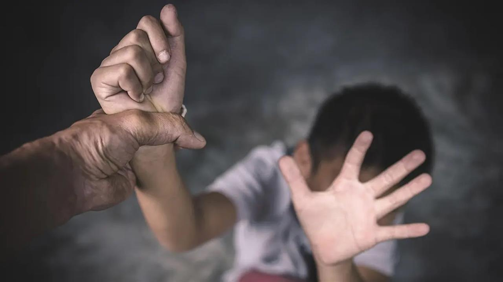 Ηράκλειο: Συνελήφθη 58χρονος που αποπειράθηκε να πνίξει με μαξιλάρι 8χρονο