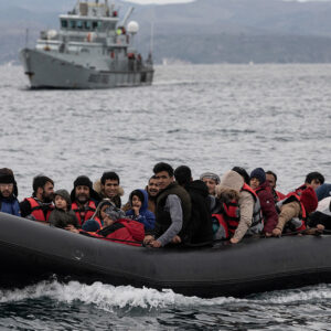 Μόνο πιστοποιημένοι δικηγόροι πλέον για τους «αιτούντες άσυλο» και έξτρα αμοιβή 250 ευρώ για εθελούσιες επιστροφές