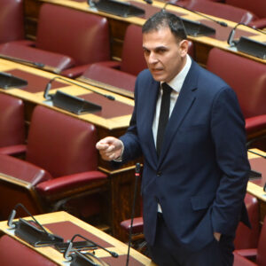 Εκεί πηγαίνει η έδρα του Γ.Καραμέρου αν δεχθεί να την καταλάβει ο Χ.Σπίρτζης