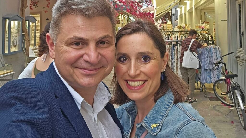 Ο Ν. Φαραντούρης απαντά για απόσπαση της συζύγου στις Βρυξέλλες με «επίδομα» 245.700 ευρώ: «Πήρε ότι προβλέπεται»