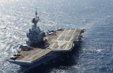 Το αεροπλανοφόρο Charles-De-Gaulle επιστρέφει στην Γαλλία με εντολή Ε.Μακρόν
