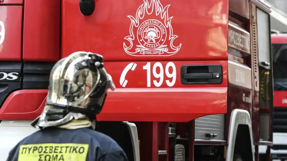 Κατέρρευσε τμήμα μεσοτοιχίας σε υπό κατασκευή πολυκατοικία στο Μαρούσι και έπεσε σε διπλανό σπίτι – Ένας τραυματίας