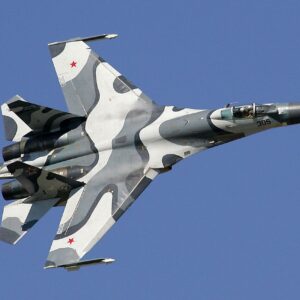Σαν κομήτες έπεσαν FAB-500 από ρωσικό Su-27 σε κτίριο στο Ντονέτσκ και δεν έμεινε τίποτα – Δείτε το βίντεο