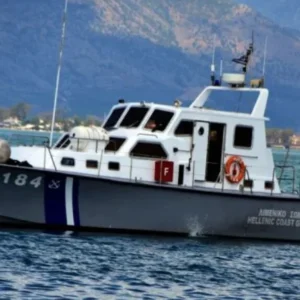 Βυθίστηκε αλιευτικό σκάφος στο λιμάνι της Αρχαίας Επιδαύρου – Προκλήθηκε θαλάσσια ρύπανση