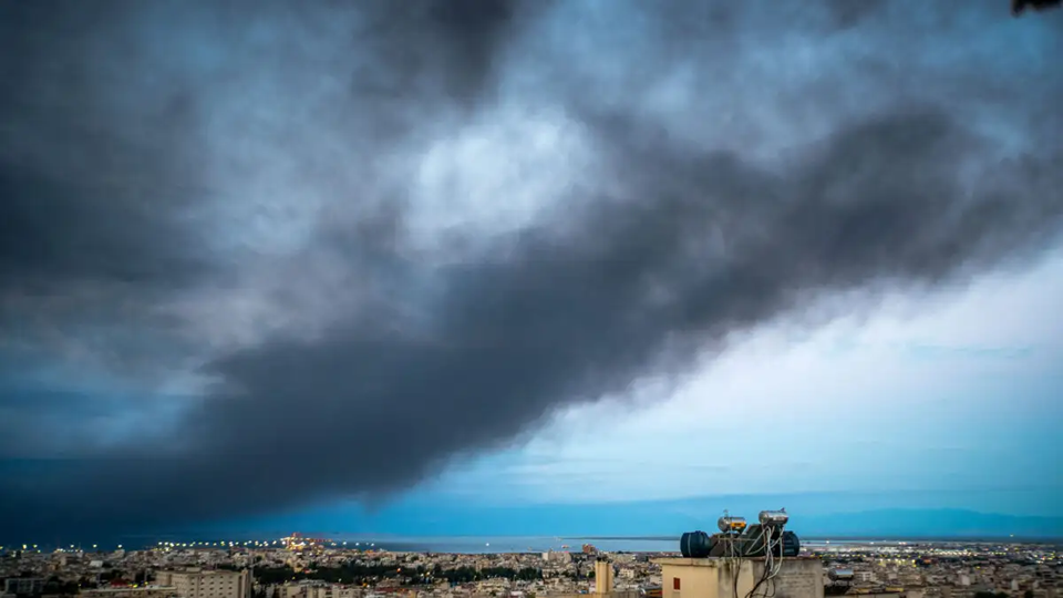 Φωτιά στο Ωραιόκαστρο: Τοξικό νέφος πάνω από τη Θεσσαλονίκη – Τι πρέπει να κάνουν οι κάτοικοι (φώτο)