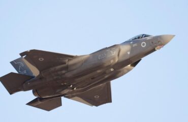Ισραηλινό μαχητικό αεροσκάφος βομβάρδισε πρώην μέλη της Χαμάς στην οδό Όμαρ αλ Μοχτάρ της Γάζας