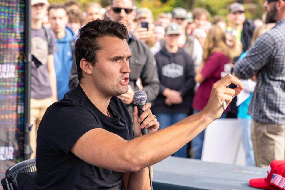 ΗΠΑ: Ξεκίνησε η δίκη για τη δολοφονία του Τσάρλι Κερκ – Αντιμέτωπος με την οικογένειά του ο 23χρονος Ρόμπινσον