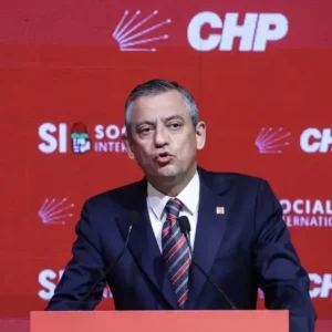Οργή από τον πρώην πρόεδρο του CHP  Οζ. Οζέλ κατά Τραμπ: «Ο μόνος πρόεδρος των ΗΠΑ που δεν τίμησε τον Ατατούρκ»!