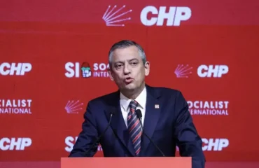 Οργή από τον πρώην πρόεδρο του CHP  Οζ. Οζέλ κατά Τραμπ: «Ο μόνος πρόεδρος των ΗΠΑ που δεν τίμησε τον Ατατούρκ»!