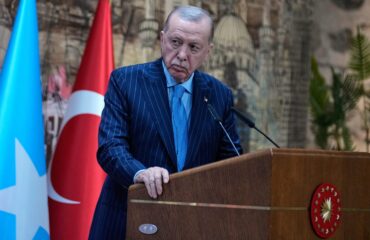 Σύνοδος Κορυφής του ΝΑΤΟ: Aυτό είναι το δώρο που έκανε ο Ρ.Τ.Ερντογάν στους ηγέτες (φωτο)