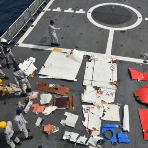 Πακιστάν: Βρέθηκαν τα συντρίμμια του αγνοούμενου Boeing 737 – Συνεχίζονται οι έρευνες για το πλήρωμα (φωτο)