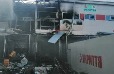 Η ρωσική Αεροπορία δεν αστειεύεται: Κατέστρεψε εντελώς το κτίριο της Νόβα Πόστα και στο Κρίβι Ριχ! (βίντεο)