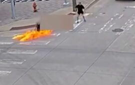 Άγρια επίθεση στην Οκλαχόμα: Έριξε βόμβα μολότοφ σε άνδρα με αναπηρικό αμαξίδιο & τον έσπρωξε στις φλόγες (βίντεο)