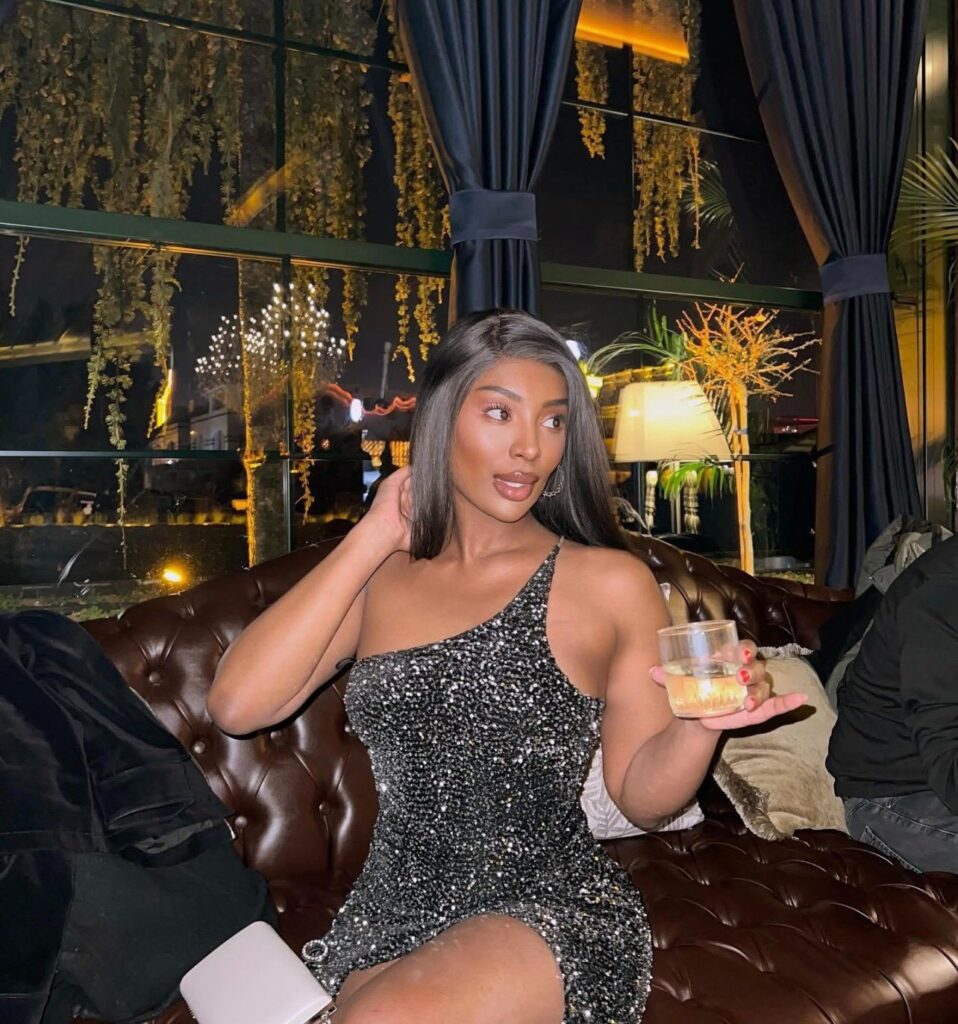 Μοντέλο από το Πράσινο Ακρωτήρι εμπλέκει τον Ε.Ιμάμογλου και Τούρκους διάσημους σε υπόθεση ναρκωτικών & μαστροπείας