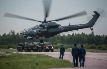 Βίντεο: Η στιγμή που ουκρανικό FPV drone επιχειρεί να πλήξει ρωσικό ελικόπτερο Mi-28N στο Μπέλγκοροντ