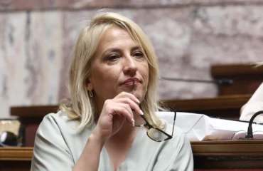 Μόνη υποψήφια η Ρένα Δούρου για την ηγεσία του ΣΥΡΙΖΑ και υποστηρίζει ότι η κατάσταση είναι… ανατρέψιμη