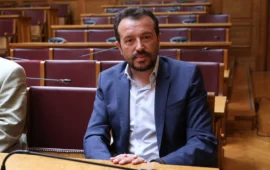 Ο Νίκος Παππάς λέει ότι ο ΣΥΡΙΖΑ δεν θα διαλυθεί και ότι είναι ακόμη εδώ: «Να το βάλουν όλοι καλά στο μυαλό τους»