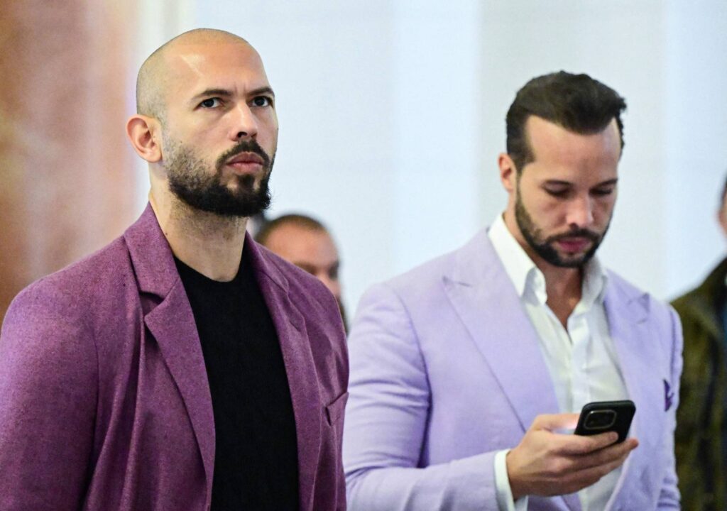 Χειροπέδες στους αδελφούς Tate στο Μαϊάμι – Αντιμέτωποι με 59 νέες κατηγορίες για σεξουαλικά αδικήματα