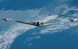 Το βίντεο με B-2, F-22 και υπόκρουση… Λ.Παβαρότι που ανέρτησε σύμβουλος του Ν.Τραμπ