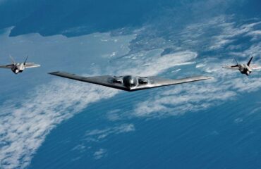 Το βίντεο με B-2, F-22 και υπόκρουση… Λ.Παβαρότι που ανέρτησε σύμβουλος του Ν.Τραμπ