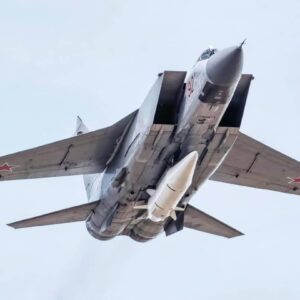 Το Βισνέβε θυμίζει Γάζα: Υπερηχητικός πύραυλος Kinzhal διέλυσε αποθήκες με ουράνιο στο προάστιο του Κιέβου (βίντεο)