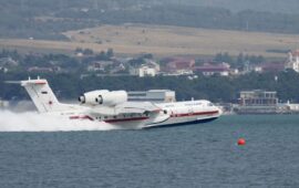 Be-200: Δείτε πως αποθαλασσώνεται  το θηριώδες ρωσικό αεροσκάφος αεροπυροόσβεσης