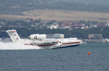 Be-200: Δείτε πως αποθαλασσώνεται  το θηριώδες ρωσικό αεροσκάφος αεροπυροόσβεσης
