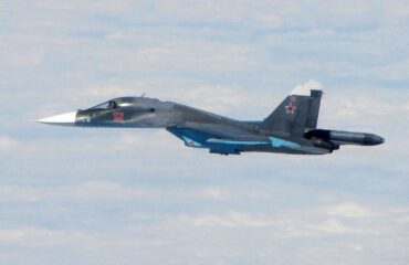 Η ρωσική Αεροπορία δεν χαμπαριάζει: Su-34 ισοπέδωσε αστραπιαία ολόκληρο κτίριο με Ουκρανούς στο Ορέχοβο (βίντεο)