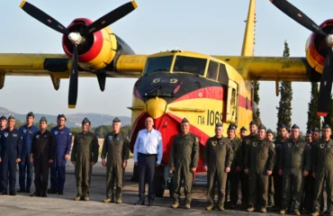 Στη Μοίρα Πυροσβεστικών Αεροσκαφών στην 112 ΠΜ ο Ν.Δένδιας