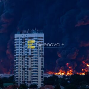 Πύρινη «κόλαση» στο Κράσνονταρ: Τρομάζει το τεράστιο νέφος πάνω από τις εγκαταστάσεις της Wildberries (βίντεο)