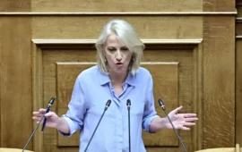 Η απάντηση της Ρ.Δούρου στον Κ.Μητσοτάκη για την επερχόμενη απουσία του ΣΥΡΙΖΑ από την δεξίωση για την Δημοκρατία