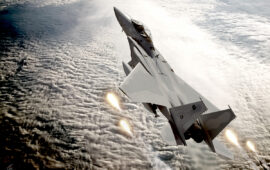 Στην αντεπίθεση οι Σαουδάραβες: F-15SA της βασιλικής Αεροπορίας βομβάρδισαν τους Χούθι στη Χοντέιντα – Δείτε βίντεο
