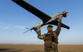 Επικές αερομαχίες: Ρωσικό FPV καταρρίπτει σε κλάσματα δευτερολέπτου ένα Shark-M αξίας 60.000 δολαρίων (βίντεο)